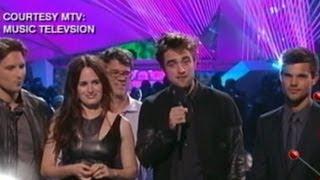 Robert Pattinson, Twilight Cast Hit 'VMAs' Without Kristen Stewart