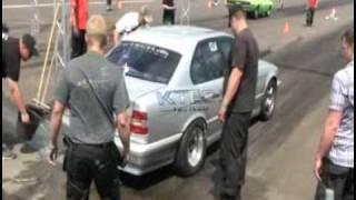 BMW E34 Turbo vs Dodge Challenger Drag racing