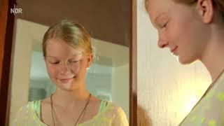 Mona kriegt ein Baby (2014) - pregnant scene 3