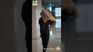 【#一胎雙寶夫人拒不復婚】她懷胎十月丈夫卻要娶別人，為自保她製造假死！五年後醫院重逢，她看著那個熟悉的孩子感覺不可置信 #熱播短劇#短劇推薦#engsub#追妻火葬場#土豆短劇 #shortfilm