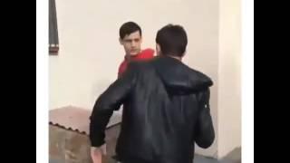 ЖЕСТОКАЯ ДРАКА ВИДЕО ПРИКОЛ
