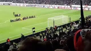 Eintracht Frankfurt aleeez erst leise dann laut MANNSCHAFT vor der KURVE ULTRAS FRANKFURT!