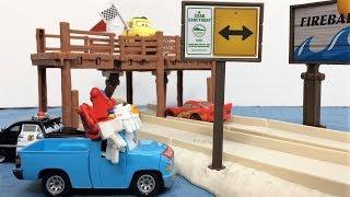 Cars 3 Fireball Beach Run Playset Lightning McQueen Vs Cruz Ramirez
