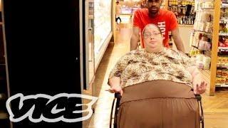 痛恨！ビッグマミー - 600 Pound Mom Gets Paid to Eat