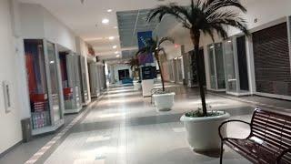 LONE WULF RICK WALKING AMERICA. LAUGHLIN, NEVADA The  Sad State Of The Laughlin Outlet Center Mall.