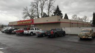 Closing Advance Auto Parts - Eugene, OR