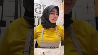 Blackmarria Disajikan Diatas Meja TikTok Live