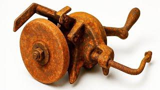 RESTORATION! Old Vintage Rusted Hand Crank Grinder.