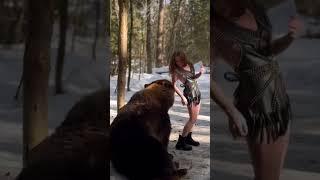Жестокое нападение медведя на человека!
