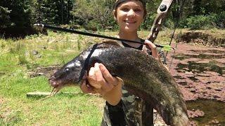 Bowfishing HUGE River Monsters - Catch n Cook! HD