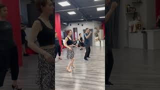 Танец бачата, с виду легкотня!#bachata #bachatavideo #ladystyle #dance #бачата #танцы #школатанцев