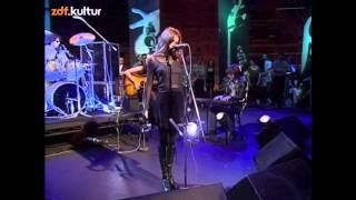 Mazzy Star - Fade into you & Blue Flower (live @ Later with Jools)