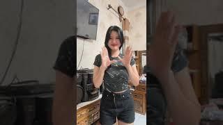 Kumpulan Video Tiktok Goyang Hot Cewek Kurus Tinggi Langsing