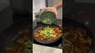 Очень вкусная фунчоза с курицей и овощами #рецепты #обед #ужин #простыерецепты
