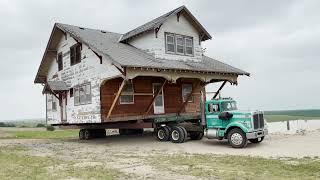 MOVING A BIG HOUSE!