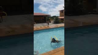 Pedro Ronny na piscina