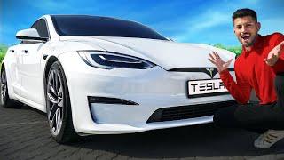 World's Fastest Electric Car ! *Tesla Model S Plaid*