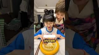 Annem ve Abim bana Kilo Aldırmaya Çalışıyor!  Yemek Savaşları  #korean #viralvideo #shorts