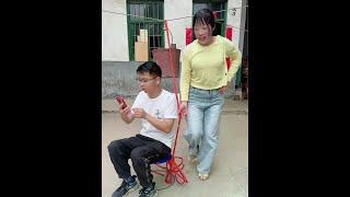 This trick of cutting off the fire at the bottom is good, isn't it? #Funny Xuan Mao# Rural Comedy #