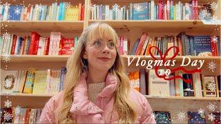 Bookstore browsing & spending the day at a cozy café  VLOGMAS DAY 10