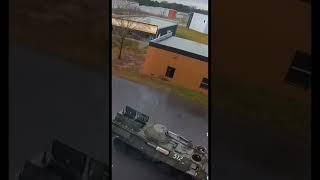 Ukraine shoulder throws a grenade in a tank￼