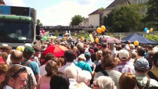 Stau nur durch Menschen auf der A40 bei Essen | Still-Leben A40