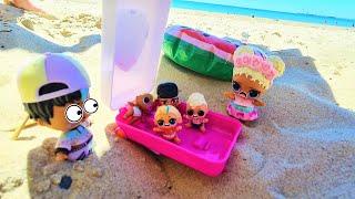 ON THE SEA IN A SUITCASE, THE KIDS from kindergarten RAN AWAY! LOL surprise dolls funny cartoons