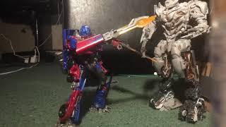 Optimus Prime vs Megatron