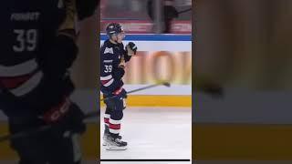 Он сбил его с толку #hockey #хоккей #авангард #омск #khl #кхл #fonbet