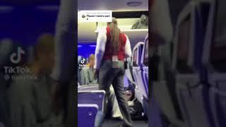 woman gets kicked off a flight for vaping