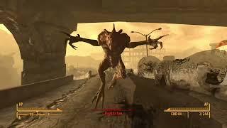 Narrowly surviving a deathclaw attack - Fallout New Vegas