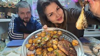 Мукбанг/ Mukbang на даче. Стейки, скумбрия, овощи.Обсуждаем чем заняться зимой. Завтра едем домой