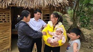 The mother of the abandoned child came and snatched the child from Tu Tin's arms.