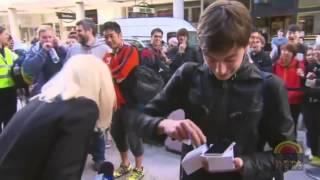 Guy Drops iPhone 6 on Live TV - First iPhone 6 Dropped Drop Test on Perth interview [FAIL] HD