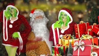 We became GRINCH and SANTA CLAUS to give gifts | Valeria Villalobos