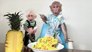 Bibi and Lala enjoy super special fried rice!