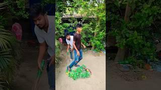 Cô bé nhảy đú trend trên đống rác của bố -Little girl dancing on a pile of traáh #shorts part10
