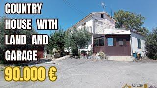 Detached country house with land and garage for sale in Roccascalegna. Perfect conditions. Abruzzo.