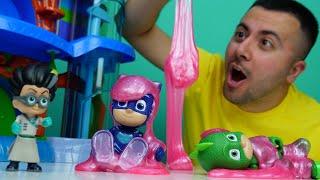 Slime video. PJ Masks yapışkan tuzağa düştü! Çocuklar için laboratuvar oyunları