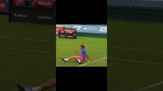 Federer breaking the laws of tennis