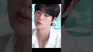 The way he changed His Expression in less than a second my heart 