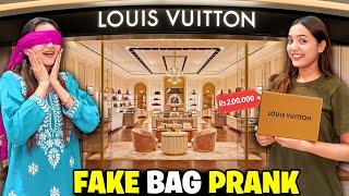 Fake Bag Prank With Hira|Rabia Ny Vlogging Chor Di?|Neighbours Ky Ghar Pool Party️|Sistrology