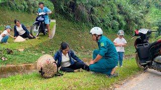 Police officer concerned when single mother has accident