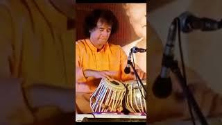 ustaad zakir Hussain ji play unique style tabla