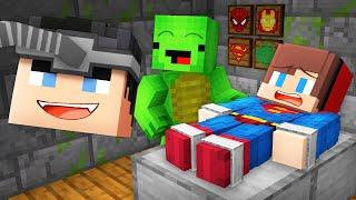 Mikey Unmasked the Superhero & It Turned Out to be JJ in Minecraft (Maizen)