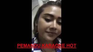 PEMANDU KARAOKE HOT GANTI BAJU NO SENSOR