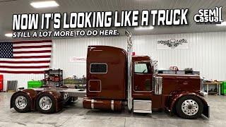 This Peterbilt 389 is looking sharp!