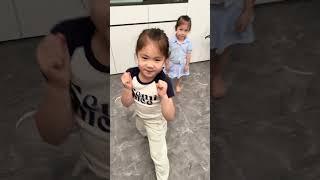 又来接女儿了，我觉得她今天有心事#骗你生女儿 #宝爸带娃