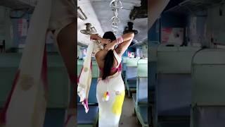 ट्रैन में ऐसे ढूँढ रहे है शिकार, सुरक्षित रहें #trains #shortvideos