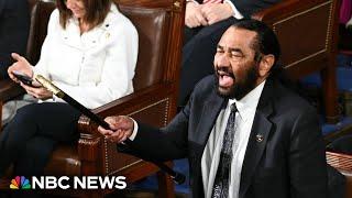 Rep. Al Green removed from House floor after interrupting Trump's speech